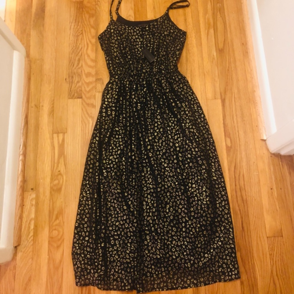 Perfect holiday cocktail dress!